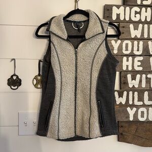 Kuhl size XS vest